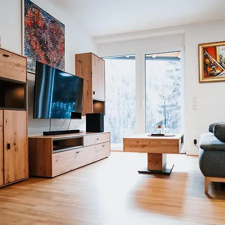 Golf Apartment *