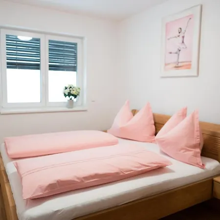 Golf Apartment *