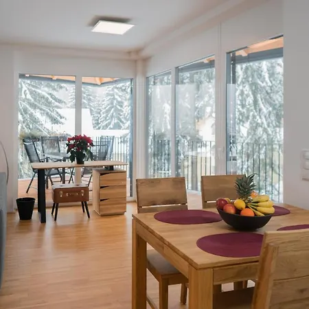 Golf Apartment *